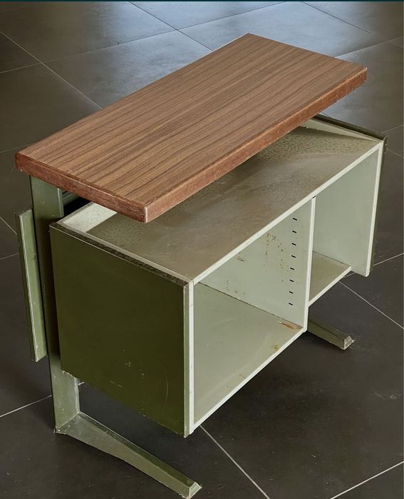 Armário contentor em aço Daciano da Costa - Da Longra