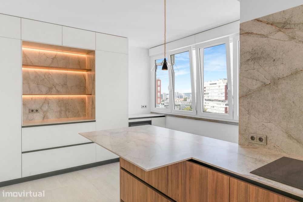 Penthouse T6 com Terraço de 131 m2 e Vista sobre Lisboa | Alvalade