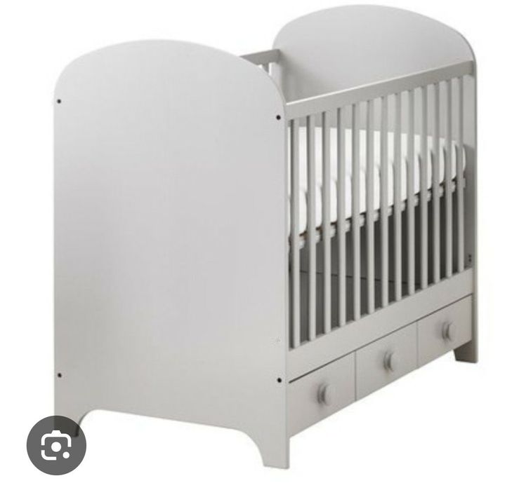 Berço de bebê em madeira lacada, cinza