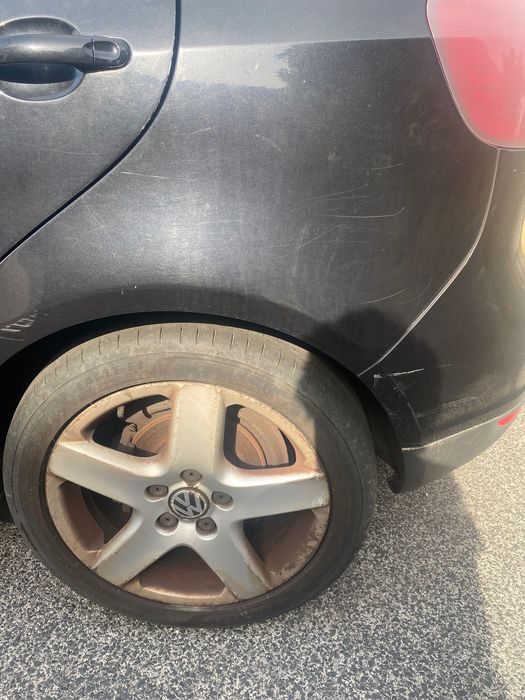 VW Golf Plus 2.0 TDI de 2005 avariado — photo 4