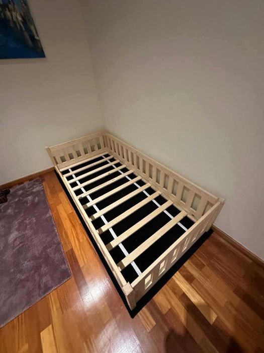 Cama (leroy merlin) e colchão (IKEA)