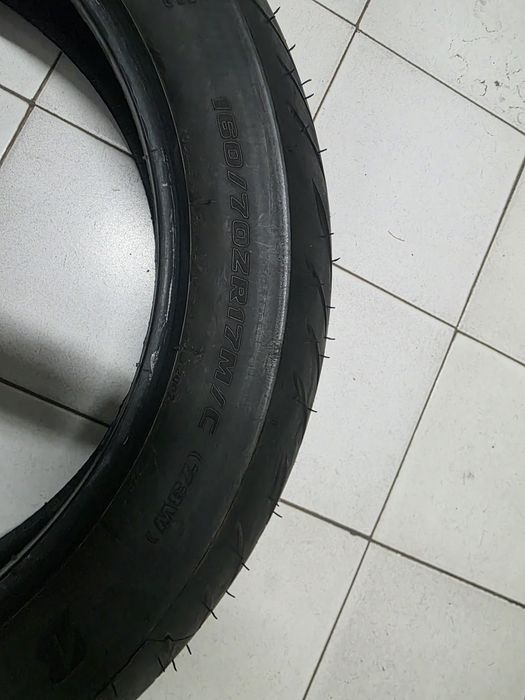 Pneu mota T32 novo