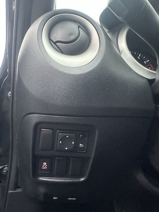 Nissan Juke 2015 рестайл кожа, бесключевий, люк. Ниссан Жук