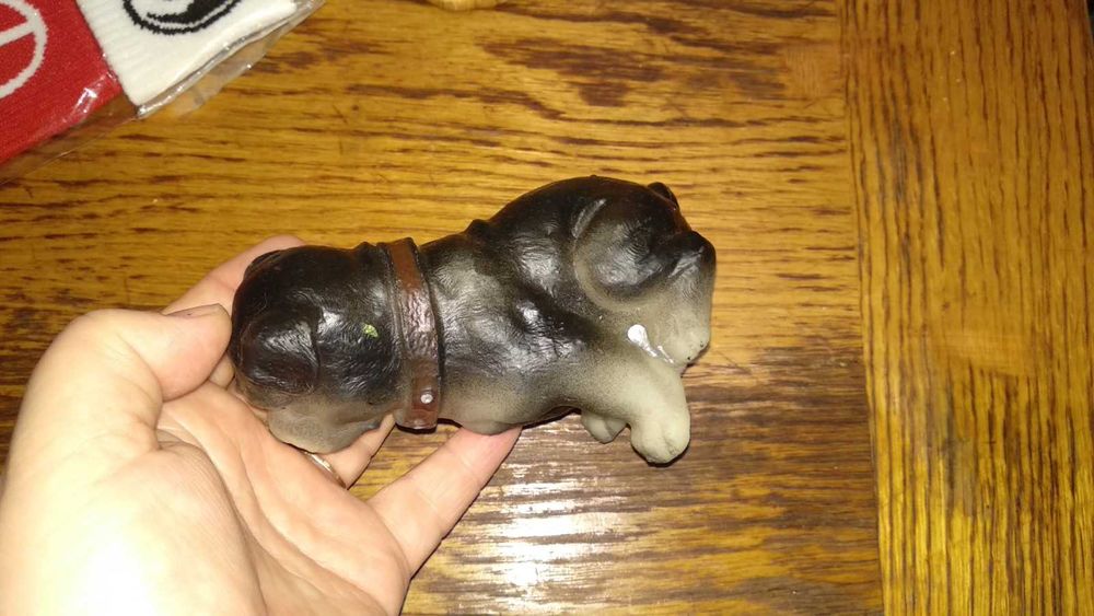 ИГРУШКА резиновая собака пес темно серый очень клевая 11см