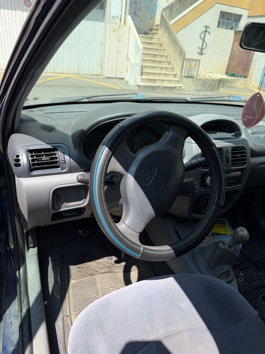 Renault Clio II 1.2 Gasolina – Ano 2000
