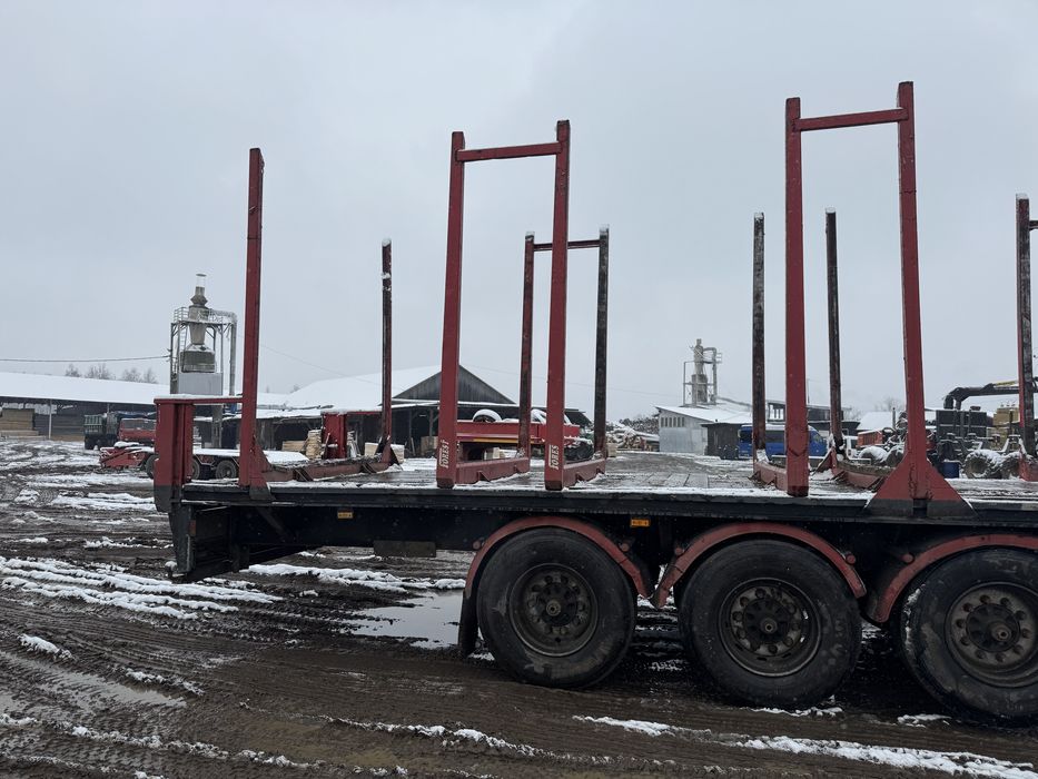 Напівпричіп-лісовоз 3-вісний в наявності, нова ризина