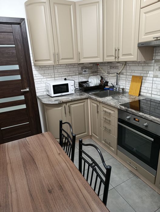 Подобова Оренда 2 кім.кв.в центрі міста