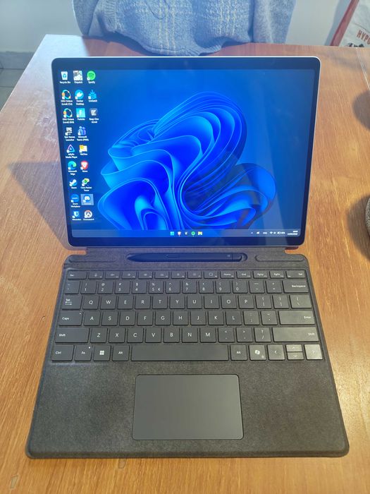 Microsoft Surface Pro 11 Snapdragon X Plus 16gb ram