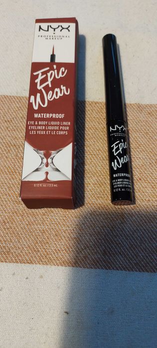 Eyeliner NYX Professional Makeup Epic Wear 07 Czerwony 3,5g