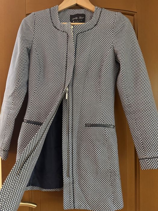 Elegancki płaszcz damski