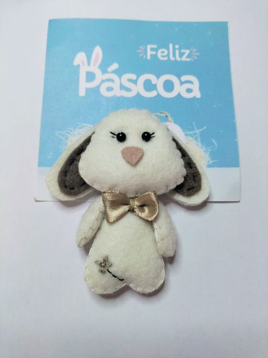 Coelhos da páscoa em feltro