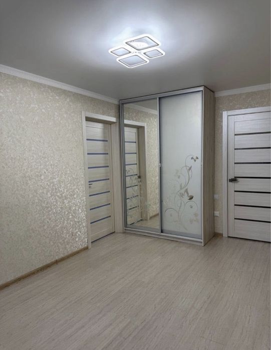Продам 2-х кімнатну квартиру на Бамі.