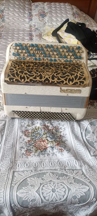 Vendo acordeão cromatico