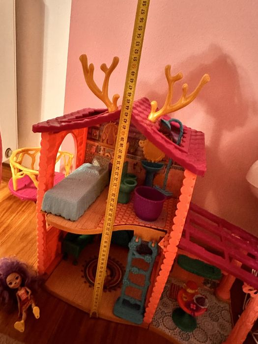 Domek dla lalek enchantimals laka i jelonek w komplecie