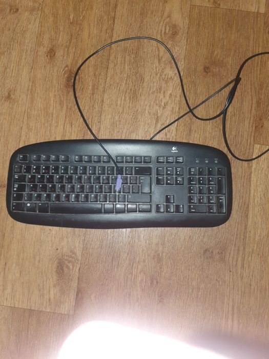 Клавиатура LogiTech DeLuxe