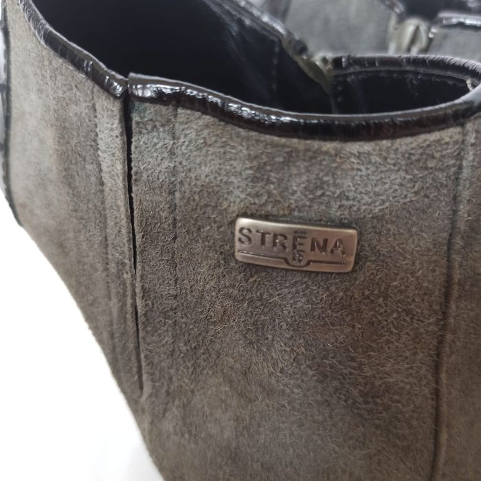 Botins de salto alto cinza da Strena