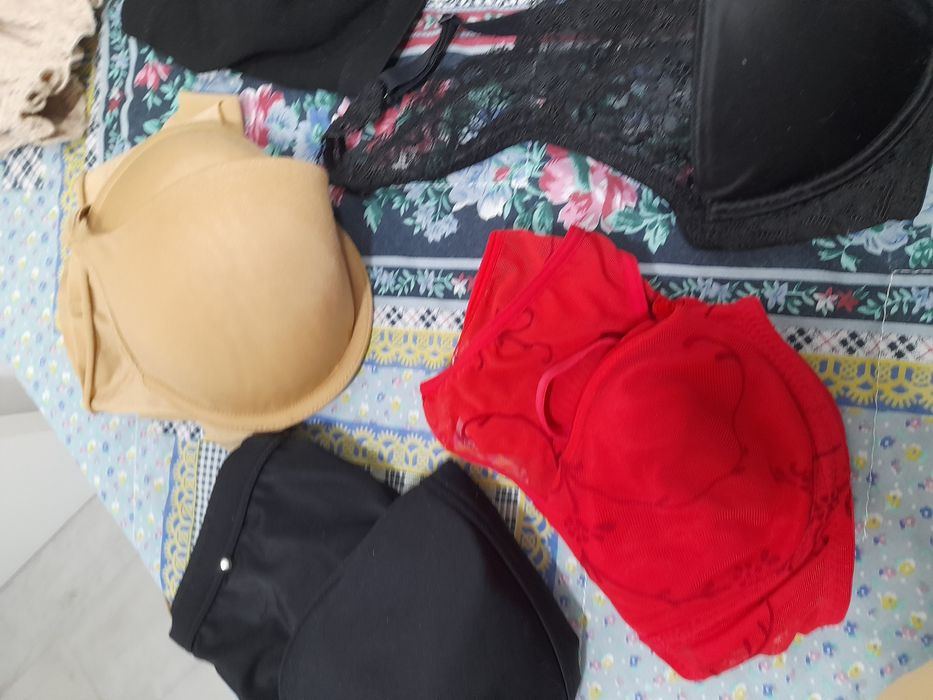 15 soutiens diversos, 3 conjuntos  e 3 tops