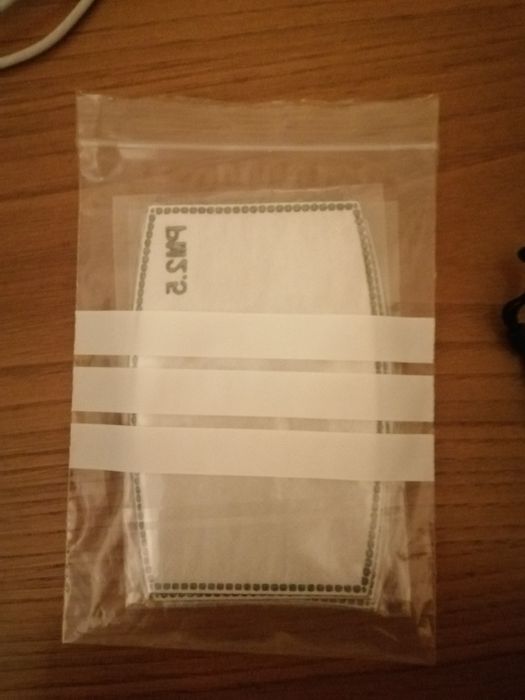 2 máscaras novas (portes incluídos)