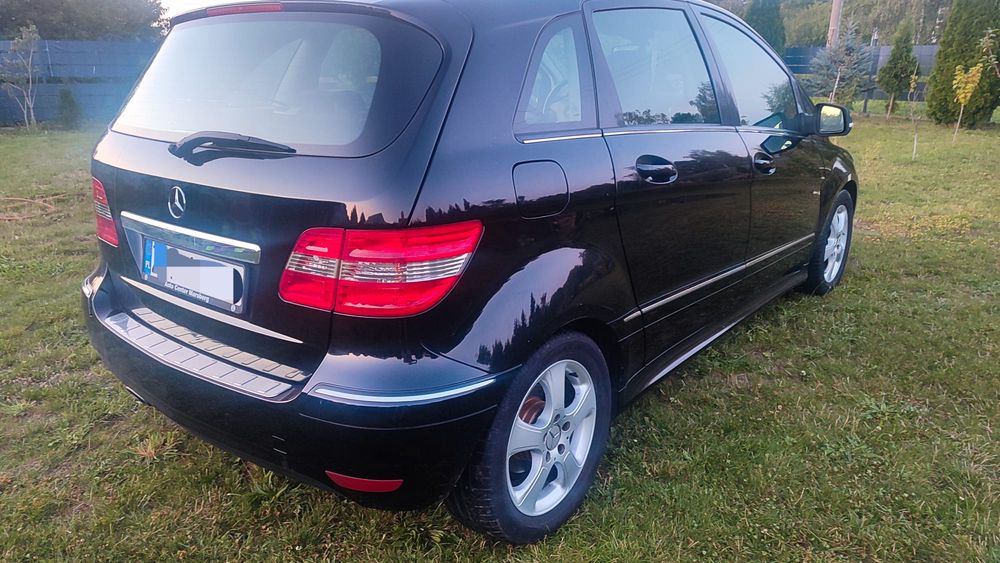 Mercedes Bklasa 1.7b - rezerwacja