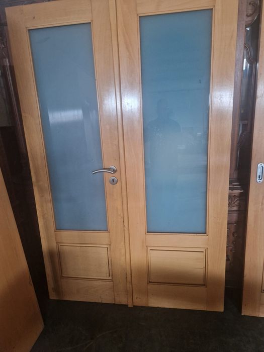 Vendo portas em Faia