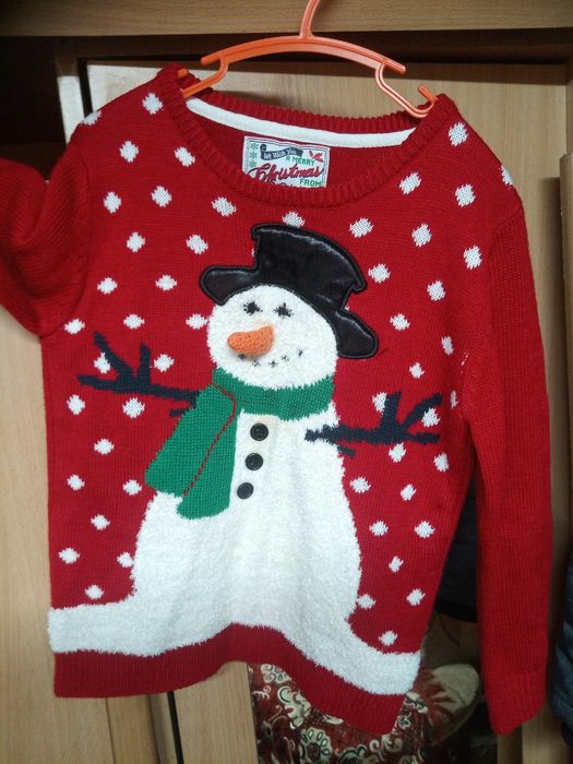 Продам новогодний свитер
