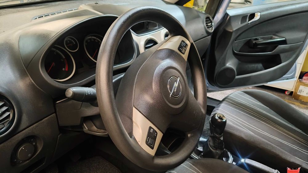 Opel corsa D 1.3 cdti 100mil km