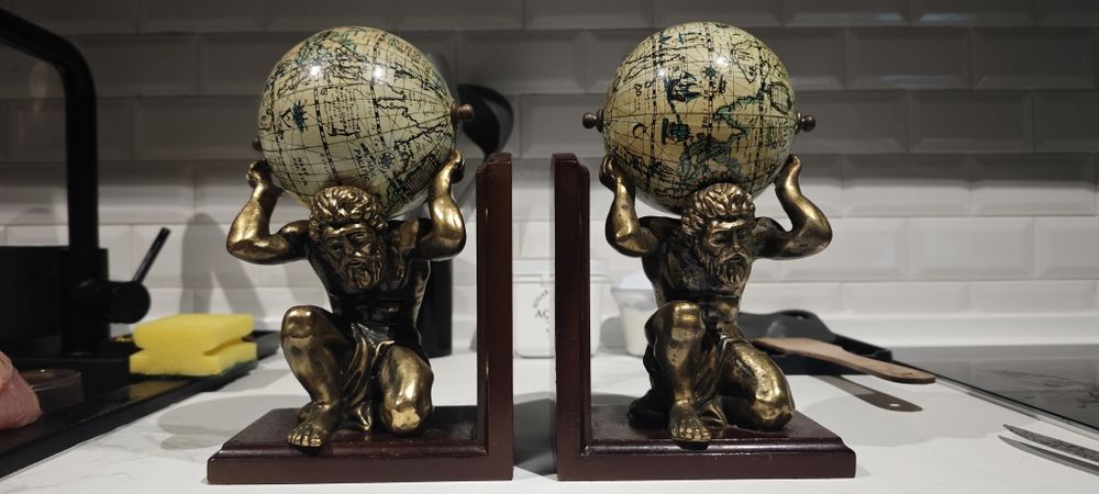 2 suportes para livros / bookend - atlas