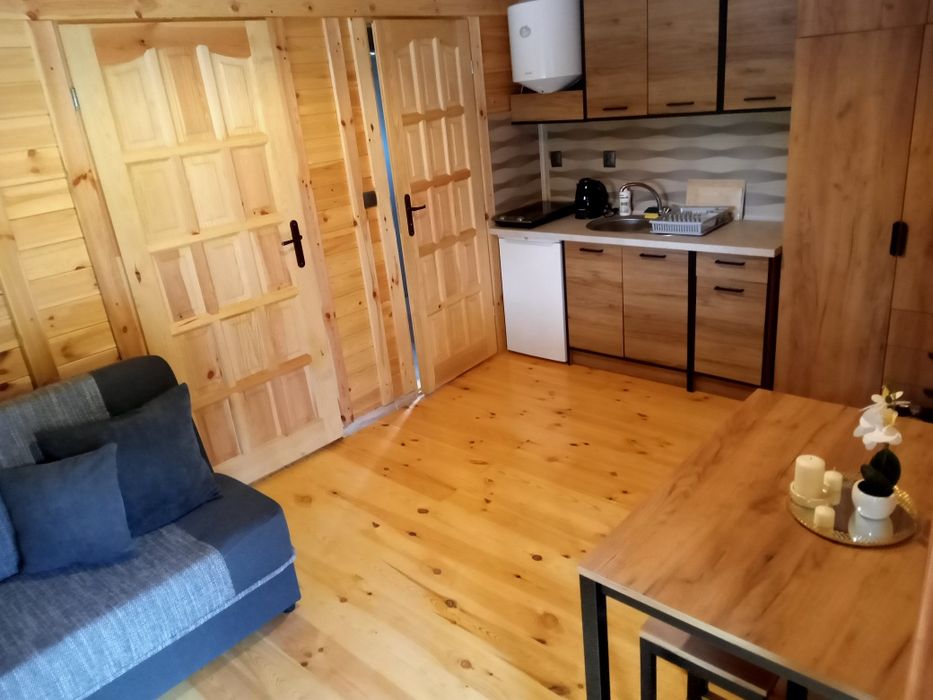 Domek 6 os.  Nr. 3 nad jeziorem jacuzzi ,sauna  na obiekcie