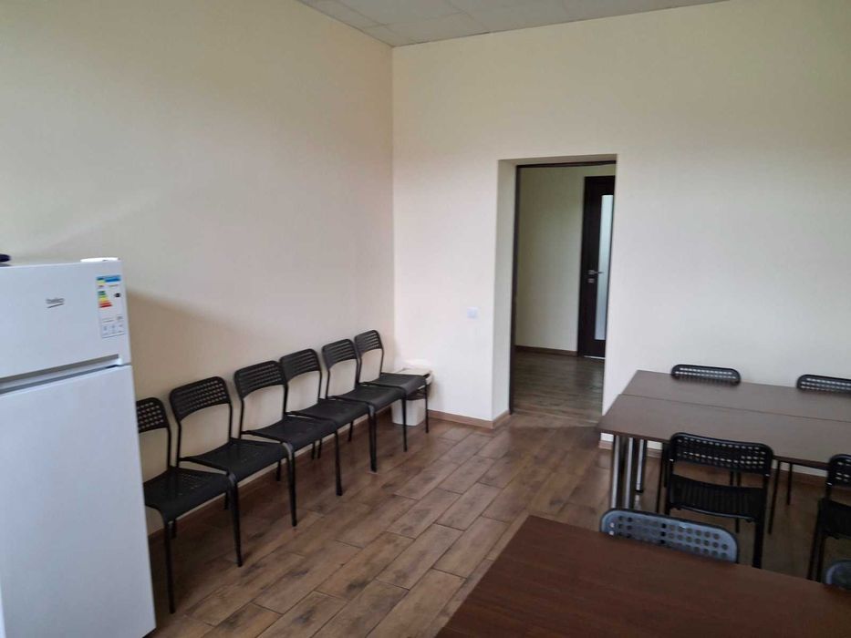 Здається в оренду офісний центр 2000м.кв.