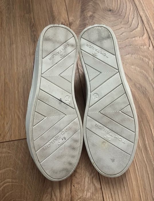 Brokatowe buty Tom Tailor