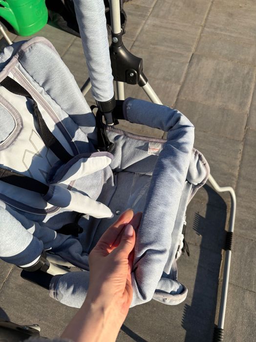 Huśtawka dziecięca na stelażu