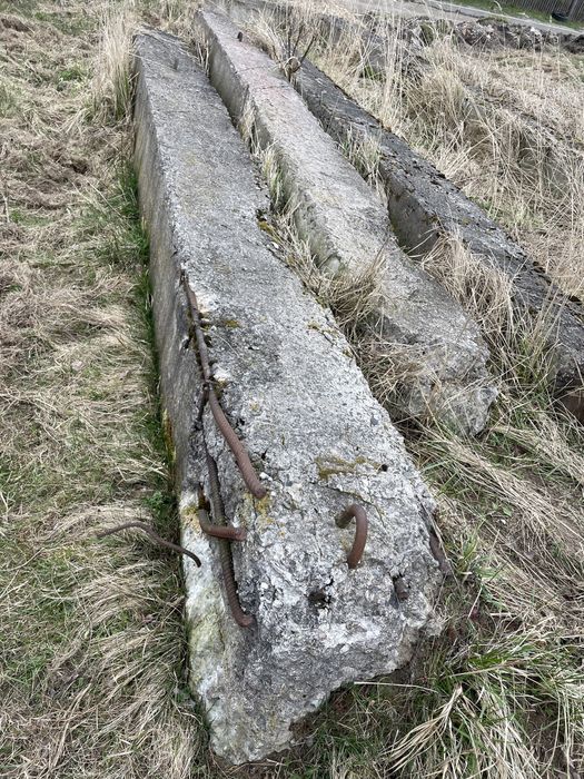 Стовпи бетонні 8 шт