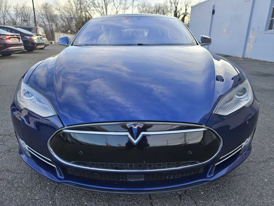 Tesla Model S 90D      2015