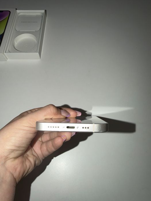 iPhone 14 128GB Branco + Acessórios