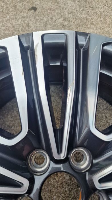 Jante especial Seat Arona 17".  Original.