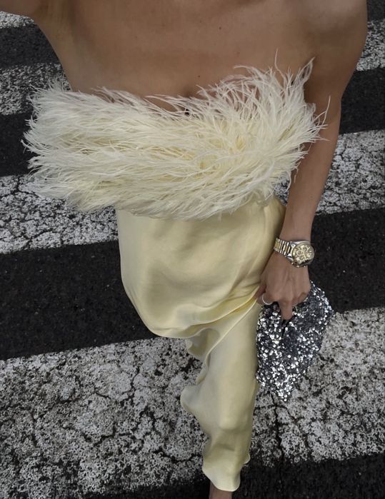 Сукня Zara з пірʼям