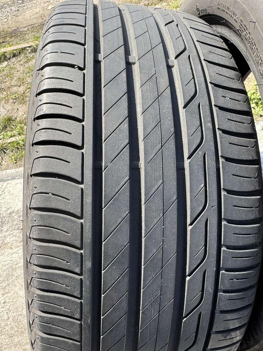 Літні шини Bridgestone 225/45 R17