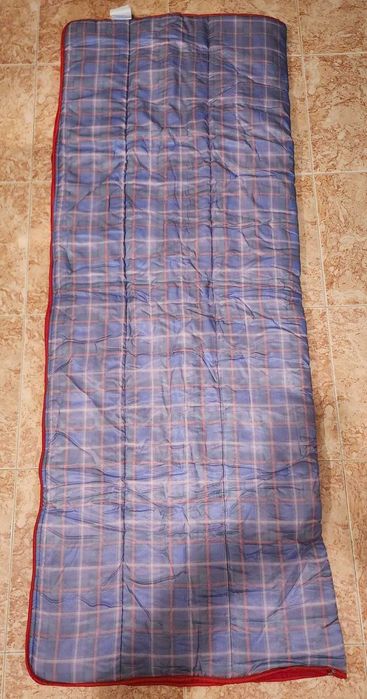 Sacos cama para campismo, sem uso, 10 euros cada