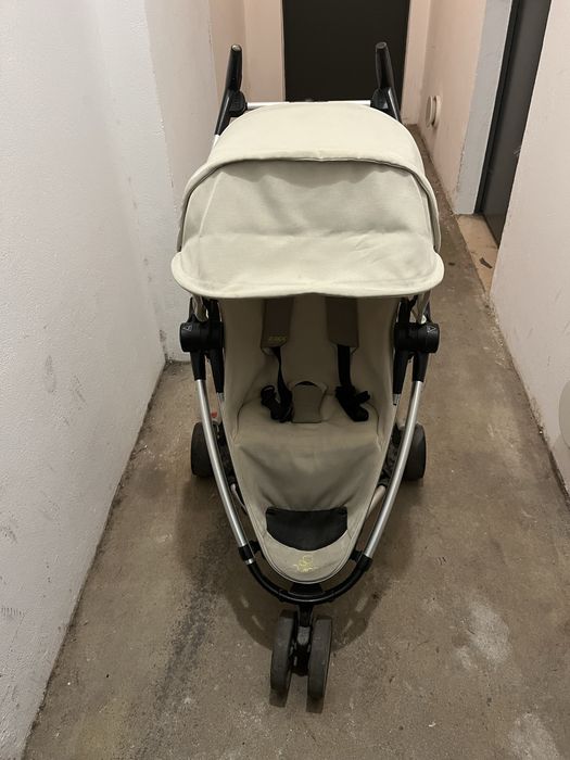 Carrinho de bebe Quinny com maxi cosi