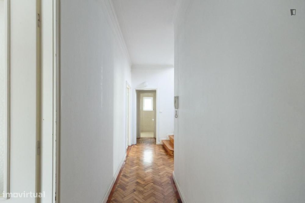 Quarto - localizado em Paranhos Porto