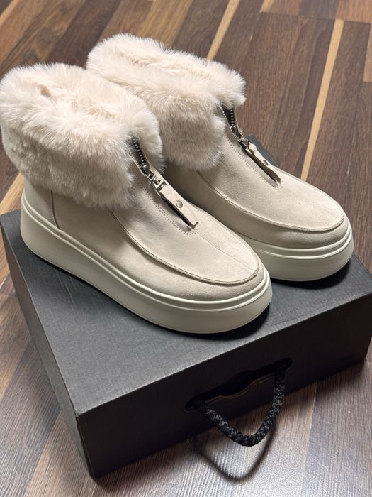 Взуття зимове жіноче