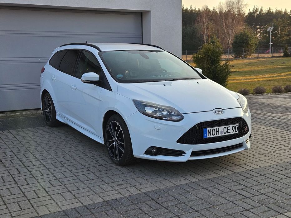 Ford Focus Ford Focus ST 250km 2.0 Turbo Sport Kombi benzyna manual recaro