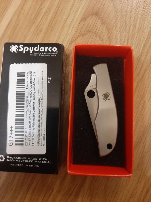 Компактний ніж-брелок Spyderco