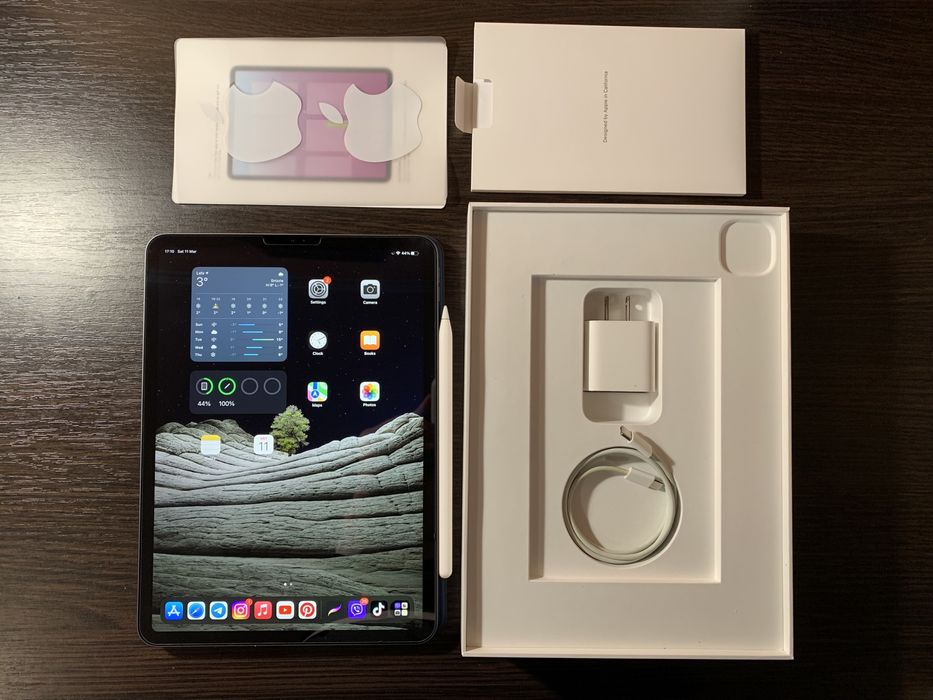 Apple iPad Pro 11 2020 11 Inch, 128 GB + чохол