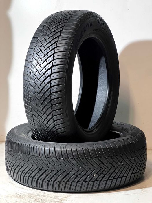 Pneus Continental All-Season Contact - 215/60/17 - Como NOVOS