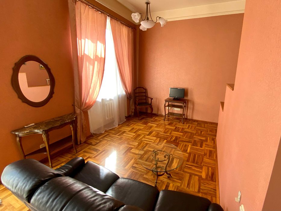 Центр , пр. Яворницкий, Мэрия . СВЕТ есть ВСЕГДА. Квартиры посуточно