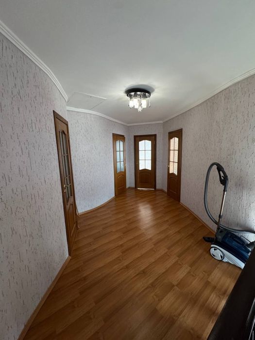 Будинок у Бучі з ремонтом на великій ділянці!