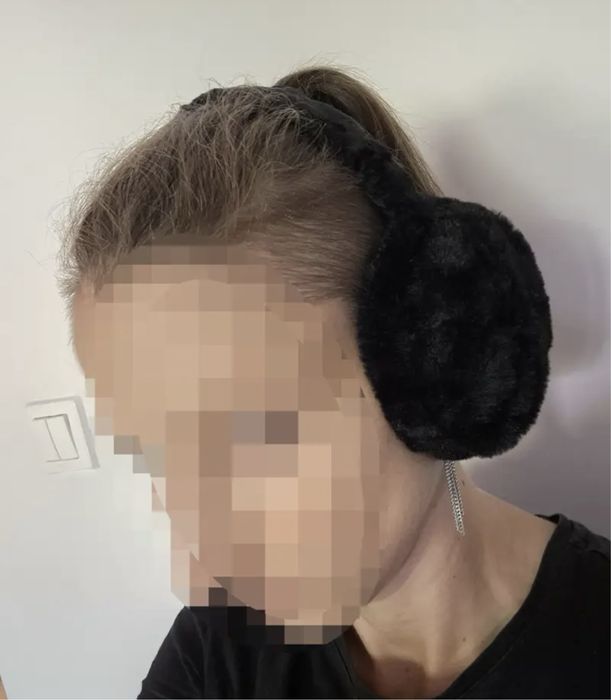 наушники пушистые черного цвета