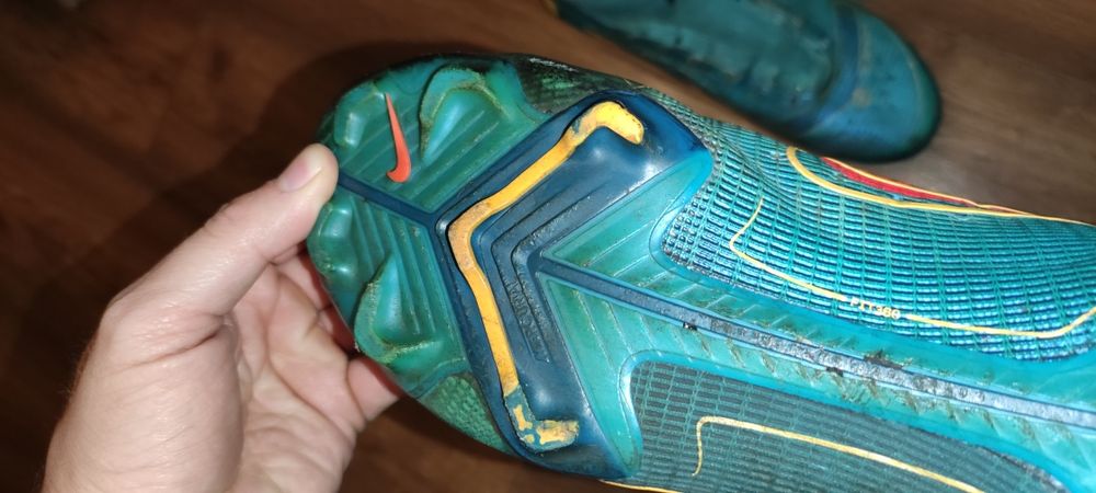 Uzywane korki profesjonalne Nike Mercurial superfly 8 Elite fg roz. 45