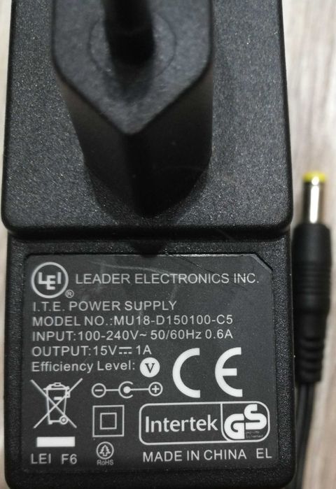 Блоки живлення та кабелі